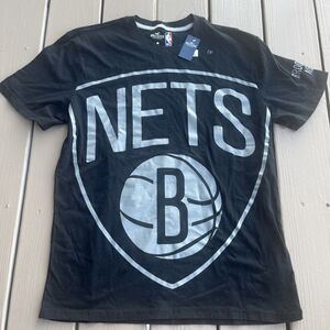 Hollister Brooklyn Nets Tee Shirt Black /Grey Huge Front Logo NBA Size Large